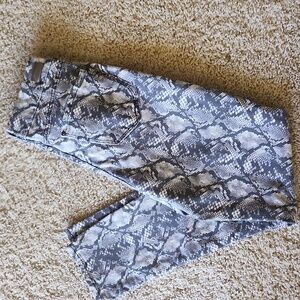 Seven7 Pants Womens 8  Gray Snake Skin Print Tummy Less Skinny High Rise